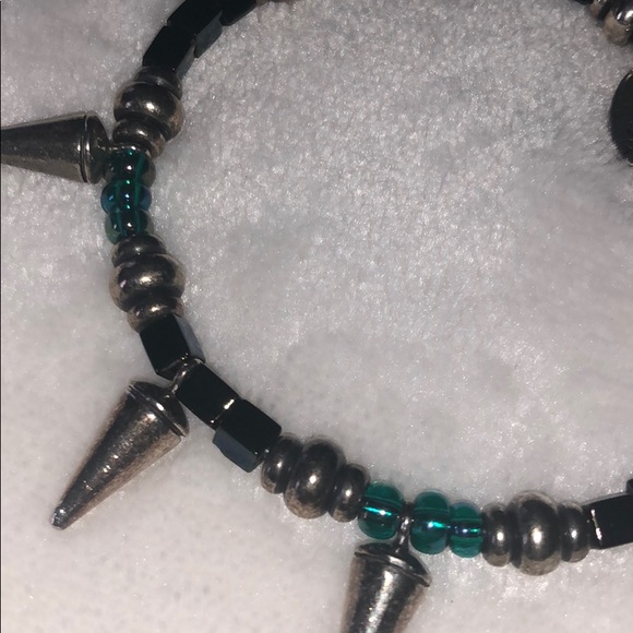 Alex And Ani - Vintage 66 spike wrap - Picture 3 of 3